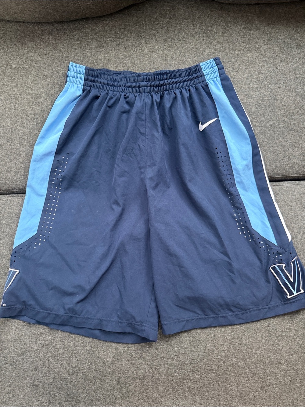 Nike Villanova Wildcats Authentic Dri-FIT Basketball Shorts Men’s XL NCAA